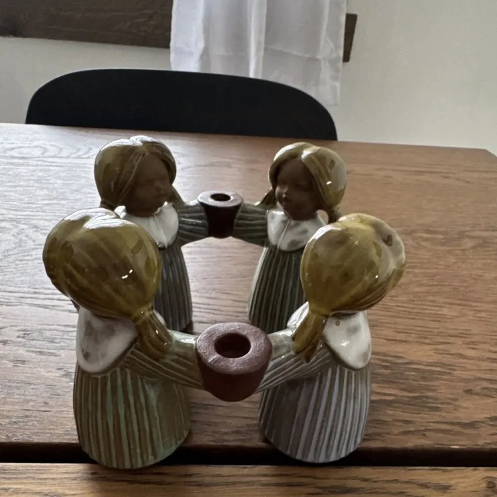Unmarked vintage goebel
